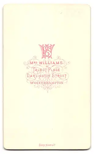 Fotografie Mrs. Williams, Wolverhampton, Darlington Street, Mutter mit Tochter auf dem Schoss