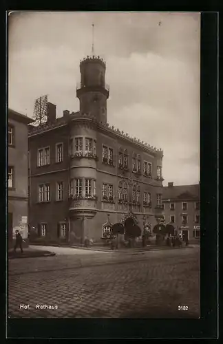 AK Hof, auf dem Vorplatz zum Rathaus