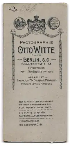 Fotografie Otto Witte G. m. b. H., Berlin-SO, Skalitzer-Str. 54, Junge Dame in weisser Kleidung