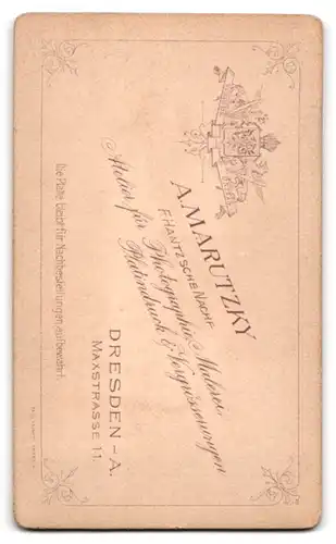 Fotografie A. Marutzky, Dresden-A., Maxstr. 11, Junge Dame in hübscher Kleidung