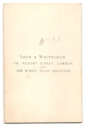 Fotografie Lock & Whitfield, London, 178 Regent Street, Portrait einer jungen Frau mit Flechtfrisur und Halskette