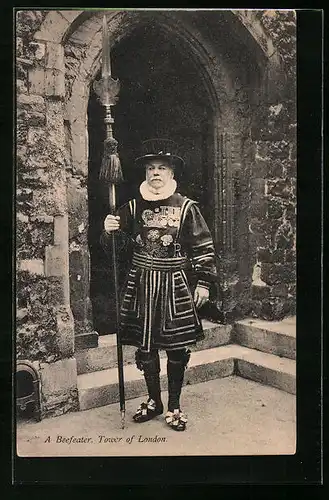 AK London, Tower of London, A Beefeater