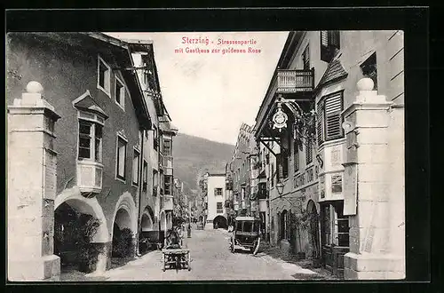 AK Sterzing, Strassenpartie mit Gasthaus zur goldenen Rose