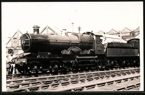 Fotografie unbekannter Fotograf, Ansicht Swindon, Dampflok Nr. 3440, Tender-Lokomotive City of Truro