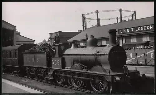 Fotografie Fotograf unbekannt, Ansicht Nottingham, Eisenbahn Gross Britannien, LMS Dampflok Nr. 3551