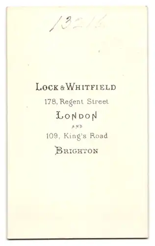 Fotografie Lock & Whitfield, London, 178. Regent Street, Junge Dame mit Haarreif im schlichten Biedermeierkleid
