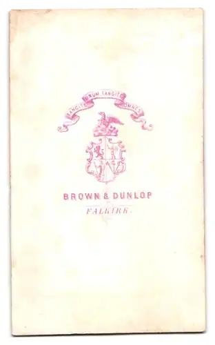 Fotografie Brown & Dunlop, Falkirk, Junges Schwesternpaar in hochwertigen, zeitgenössischen Kleidern