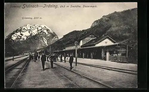 AK Steinach-Irding, Bahnhof mit wartenden Menschen
