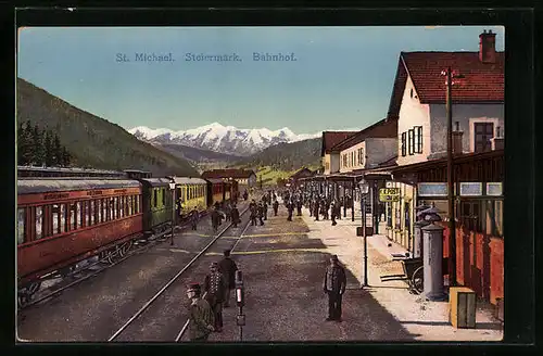 AK St. Michael, Bahnhof mit haltendem Zug