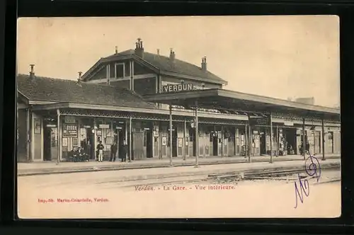 AK Verdun, La Gare - Vue interieure