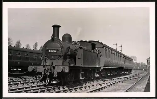 Fotografie Fotograf unbekannnt, Ansicht Bedford, Eisenbahn Gross Britannien, Dampflok Nr. 58053, Personenzug
