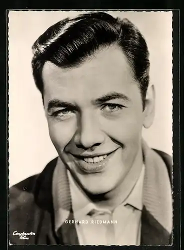 AK Schauspieler Gerhard Riedmann lächelt