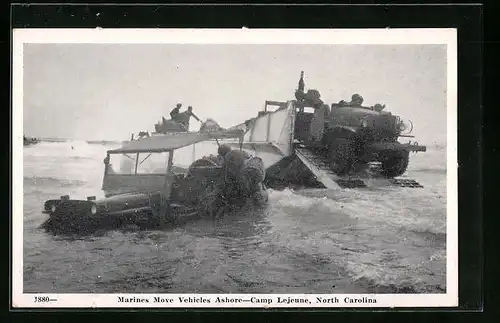 AK Camp Lejeune, North Carolina, Marines Move Vehicles Ashore