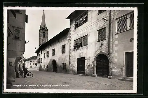 AK Caldaro, Blick durch eine Srasse im Ort