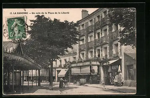 AK La Garenne, Un coin de la Place de la Liberté