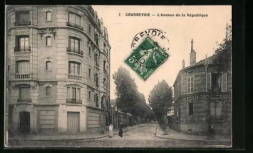 AK Courbevoie, L`Avenue de la République