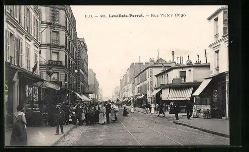 AK Levallois-Perret, Rue Victor Hugo