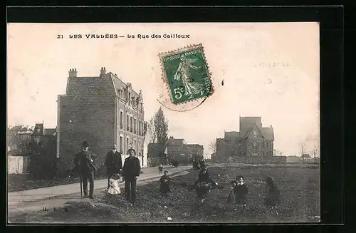 AK Les Vallées, La Rue des Cailloux