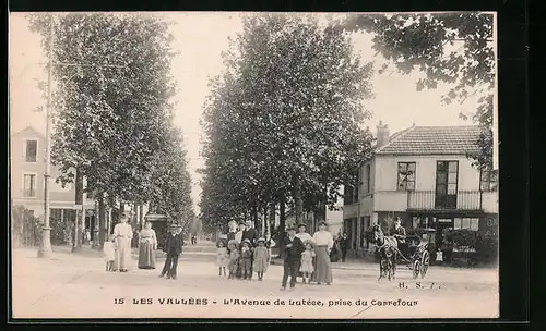 AK Les Vallées, L`Avenue de Lutèse, prise du Carrefour