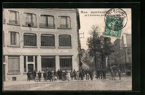 AK Montrouge, La Poste et l`Avenue de la Republique