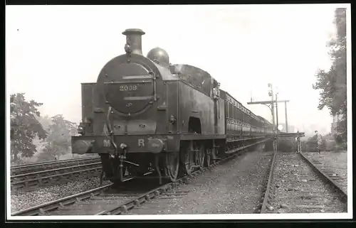 Fotografie Eisenbahn Gross Britannien, Dampflok Nr. 2039, MR Personenzug bei Northfield