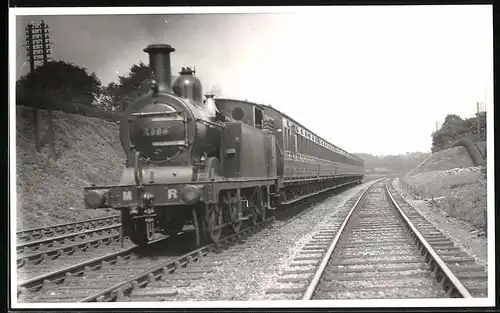 Fotografie Eisenbahn Gross Britannien, Dampflok Nr. 1886, Personenzug bei Northfield