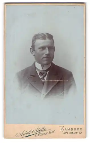 Fotografie Adolf Stolle, Hamburg, Speersort 5, Bürgerlicher mit Mittelscheitel und Schnurrbart