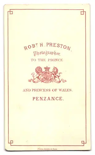 Fotografie Robt. H. Preston, Penzance, Zwei kleine Kinder in modischer Kleidung