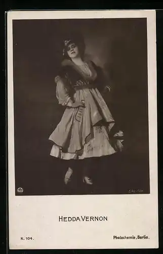 AK Schauspielerin Hedda Vernon tanzt