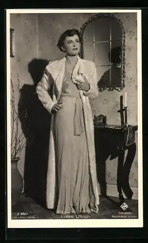 AK Schauspielerin Luise Ullrich in Abendrobe