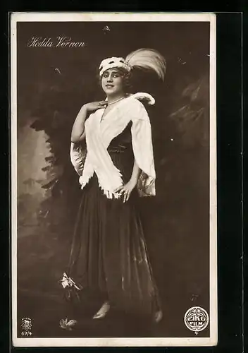 AK Schauspielerin Hedda Vernon mit Federhut
