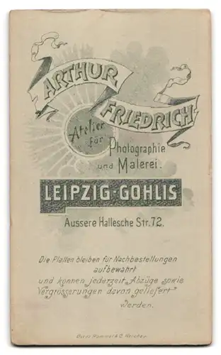 Fotografie Arthur Friedrich, Leipzig-Gohlis, Äussere Hallesche Strasse 72, Bürgerliche Dame in schwarzem Kleid