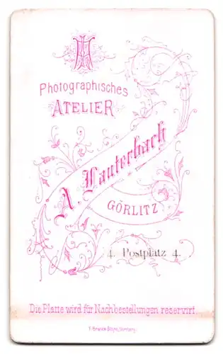 Fotografie A. Lauterbach, Görlitz, Postplatz 4, Schick geleidete Dame mit leichtem Schielen