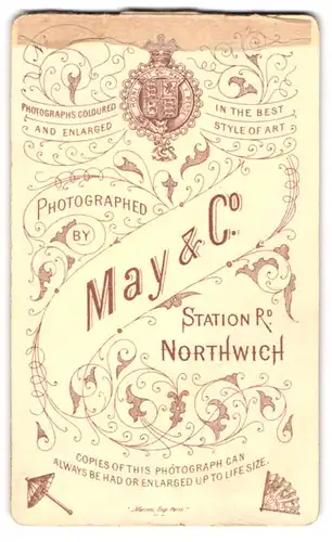 Fotografie May & Co., Northwich, Station Rd., florale Verzierung mit Wappen