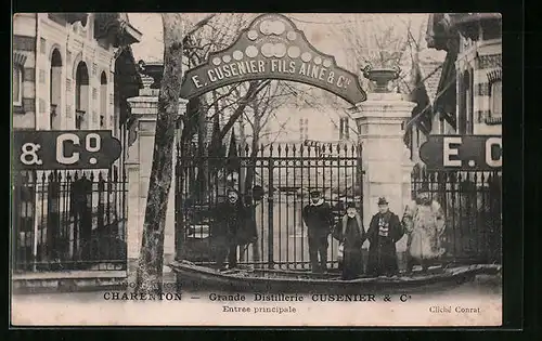 AK Charenton, Inondations 1910, Grande Distillerie Cusenier & Cie., Entrée principale
