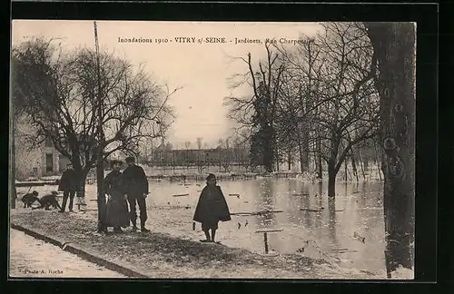AK Vitry-sur-Seine, Inondations 1910, Jardinets, Rue Charpentier