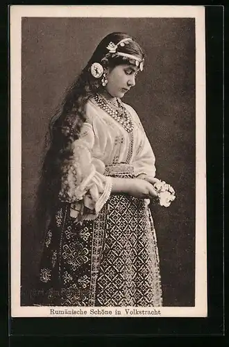 AK Rumänische Schönheit in Volkstracht