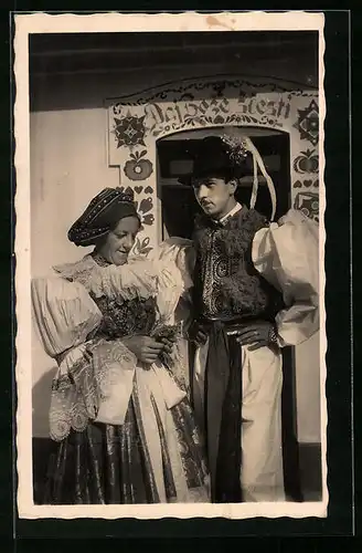 AK Moravske kroje, Tschechisches Paar in Trachten