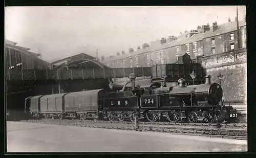 AK Englische Eisenbahn LMS 734 verlässt den Bahnhof