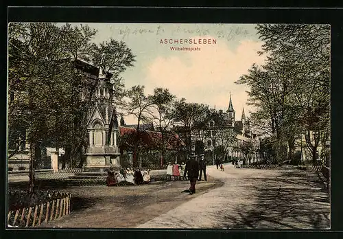 AK Aschersleben, Wilhelmsplatz mit Fussgängern