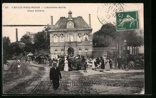 AK Issy-les-Moulineaux, L`Ancienne Mairie, Place Voltaire