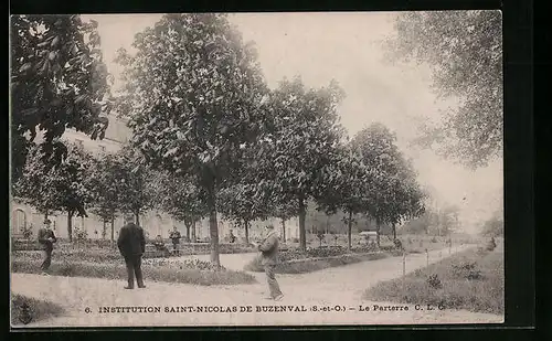 AK Buzenval, Institution Saint-Nicolas, Le Parterre