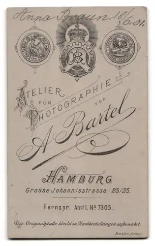 Fotografie A. Bartel, Hamburg, Grosse Johannisstrasse 23 /25, Junge Frau in Weiss mit Schleife