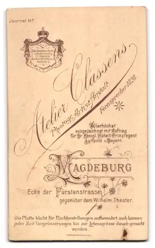 Fotografie Atelier Classens, Magdeburg, Ecke der Fürstenstr., Junge Dame im schwarzen Kleid