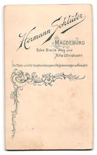 Fotografie Hermann Schlüter, Magdeburg, Ecke Breite Weg und Alte Ullrichsstr., Junge Dame mit Hochsteckfrisur