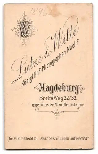 Fotografie Lutze & Witte, Magdeburg, Breite Weg 32-33, Junge Dame mit Kreuzkette