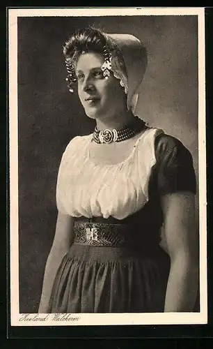 AK Zeeland Walcheren, Bildschöne Niederländerin in traditioneller Tracht