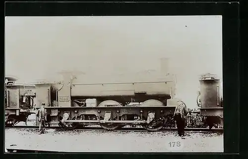 AK Englische Eisenbahn-Lokomotive mit der No. 1693