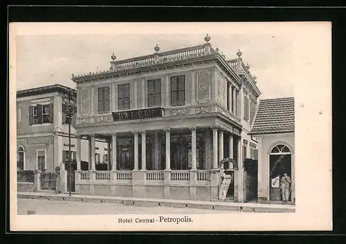 AK Petropolis, Hotel Central