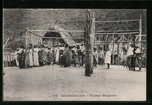AK Madagascar, Village Malgache